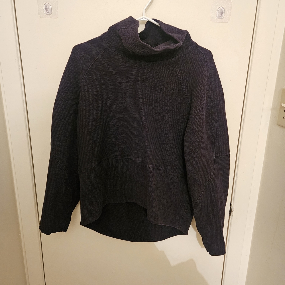 Lululemon Black Ribbed Size 6 Turtleneck Sweater